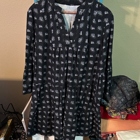 Cotton Black with Chalk Magnolias Floral Women's Tiered Short Dress - Picture 3 of 6